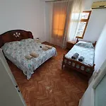Nazmir\'S Guesthouse Shkoder